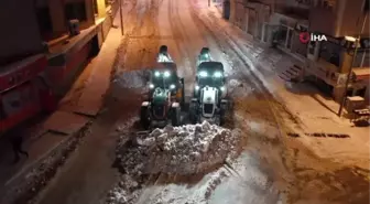 Akdağmadeni'nde kar temizleme çalışmaları başladı