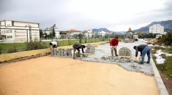 Çıplaklı Mahallesi'ne parke yol