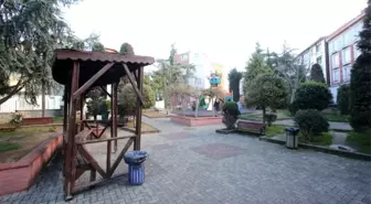 Dilek Hemşire'nin adı oturduğu mahalledeki parkta yaşatılıyor