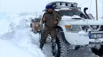 Off-Road üyeleri, sokak hayvanları için yem bıraktı