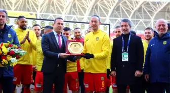 Umut Bulut, Süper Lig'de en çok forma giyen oyuncu oldu