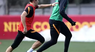 Galatasaray'da Halil Dervişoğlu takımla çalıştı