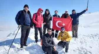 Ağrılı dağcılar Bubi Dağına kış tırmanışı yaptı