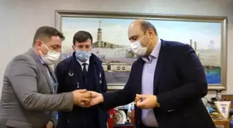 Başkan Orhan, yardımsever zabıtaları altınla ödüllendirdi