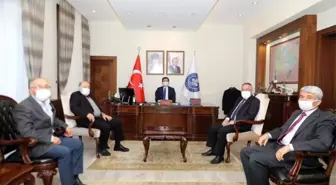 Vali Arslantaş, dereceye giren vergi mükelleflerine plaket verdi