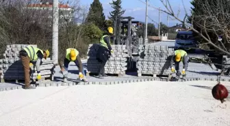 Döşemealtı Belediyesinden Yeşilbayır'a parke ve yol çalışması