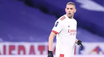 Islam Slimani kariyerindeki tek hatasının Fenerbahçe'ye gitmek olduğunu söyledi