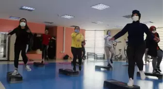 Vanlı kadınlar sanat ve sporla sosyalleşiyor