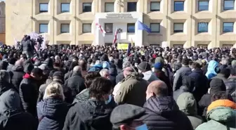 Gürcistan'da ana muhalefet lideri Melia'nın gözaltına alınmasının ardından başlayan protesto sona erdi