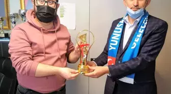 Federasyon Başkanı Özmekik'ten Yunusemre Belediyespor'a ziyaret