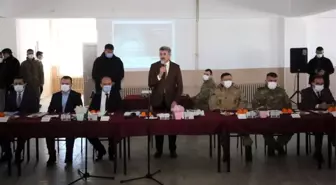 Vali Bilmez, Başkale'deki muhtarlarla bir araya geldi
