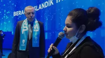 Görme engelli Tuana Şahin, Cumhurbaşkanı Erdoğan'a 'Bana her şey seni hatırlatıyor' şarkısıyla sürpriz yaptı