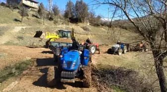 İmece usulü arazi yolu yapıyorlar