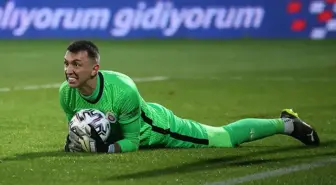 Muslera,1 maç sonra yine Süper Lig tarihine geçecek! Vatandaşlık ayrıntısı dikkat çekti