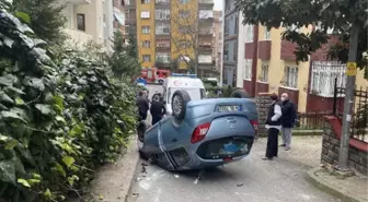 Üsküdar'da otomobil takla attı; kadın sürücü yaralandı