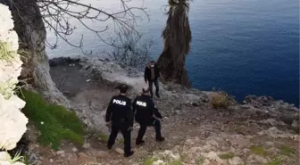 Antalya'da silahlı iki şüpheli ihbarı, polisi alarma geçirdi