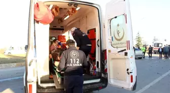 Afyonkarahisar'da iki araç çarpıştı: 7 yaralı