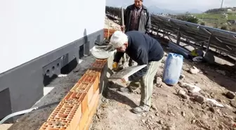 Balıkesir'de 85'lik Osman dede çalışkanlığı ile gençlere örnek oldu