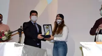 Dünya şampiyonu jimnastikçiye büyük ilgi