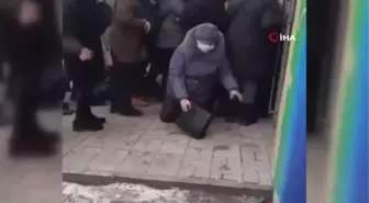 Ukrayna'da ucuzluk kuyruğunda izdiham yaşandı