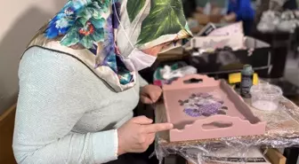 Telefonda oynadığı boyama oyununu gerçekte yapmaya başladı