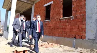 Vali Atay yapımı süren merkezde incelemelerde bulundu