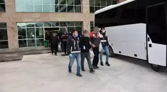 Antalya'da çeşitli suçlardan aranan 37 kişi yakalandı