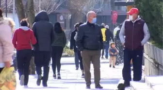 Kağıthane'de şaşırtan kalabalık; ne maske var ne cezai işlem endişesi…