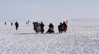 Kent Konseyleri Birliği'nden Çıldır Gölü'nde kızak