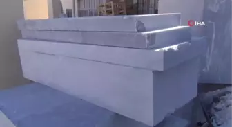 Emekli boksör mermerden yaptığı figürler ile görenleri mest ediyor