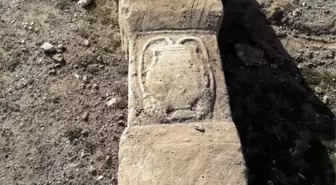 Hafriyat atıklarının arasından 'mermer lahit' çıktı