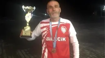 Başkan Şahin, Trabzon'dan madalya ile dönen Yıldırım'ı tebrik etti