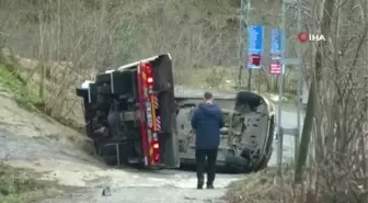 Çekici üzerindeki araçla devrildi, o anlar kameraya böyle yansıdı