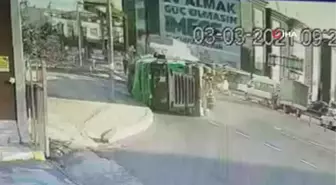 Başakşehir'de kumaş yüklü tır böyle devrildi