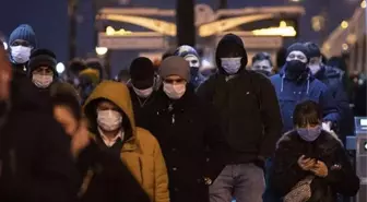 Bilim Kurulu üyesinden normalleşme uyarısı: İllerdeki vakalar artarsa iki haftayı beklemeye gerek yok, hemen kapatılabilir