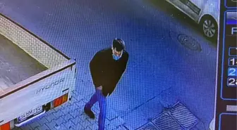 Esenyurt'ta taksicinin boğazına bıçak dayayıp, parasını gasbeden şüpheli yakalandı