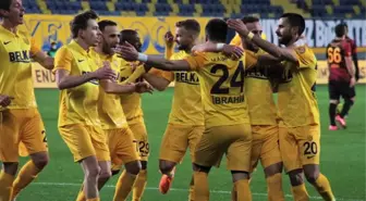 Galatasaray, Ankaragücü deplasmanında 2-1 yenilerek zirve yolunda büyük yara aldı