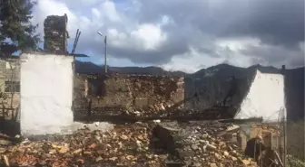 Giresun'da 4 yıl arayla dede ve baba yadigarı evleri yandı