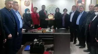Muhtarlardan Akın'a plaket
