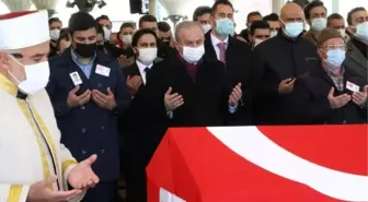 Şentop, ekibindeki protokol görevlisinin eşinin cenaze törenine katıldı