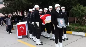 Silahının ateş alması sebebi ile yaşamını yitiren polis memuru memleketine uğurlandı