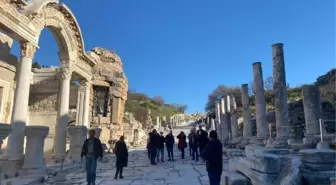 Efes Antik Kenti, pandemi döneminde de güvenli turizmin adresi oldu