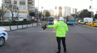 Son dakika haberi... Kadıköy'de toplu taşıma araçlarında koronavirüs denetimi