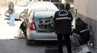 Otomobilde çakmak gazı patlaması: 3 yaralı