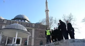 Zağnos Paşa Camii'nin tarihi meydanı ortaya çıkıyor