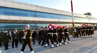 Son Dakika | KAHRAMANMARAŞ - Şehit Astsubay Nazmi Yılmaz'ın cenazesi Afşin'e getirildi