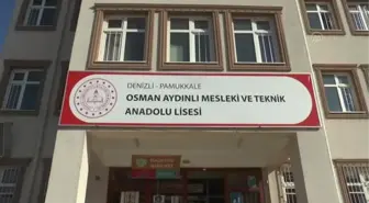 Meslek lisesi öğrencileri, elbise ile tutumu birleştirdi