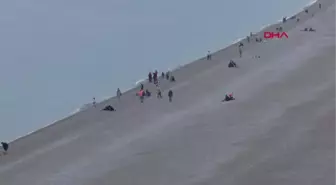 ANTALYA Kısıtlamanın kalktığı Antalya'da sahil ve parklar doldu, maske mesafe unutuldu