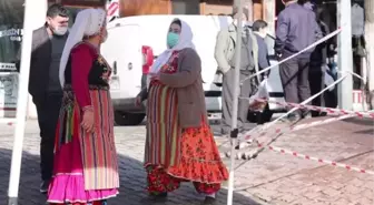 KASTAMONU - Azdavay'ın coğrafi işaretli yöresel giysisinde başlıklar kadınların medeni durumuna göre değişiyor