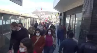 Kuşadası kısıtlamasız ilk cumartesiyi hareketli geçirdi